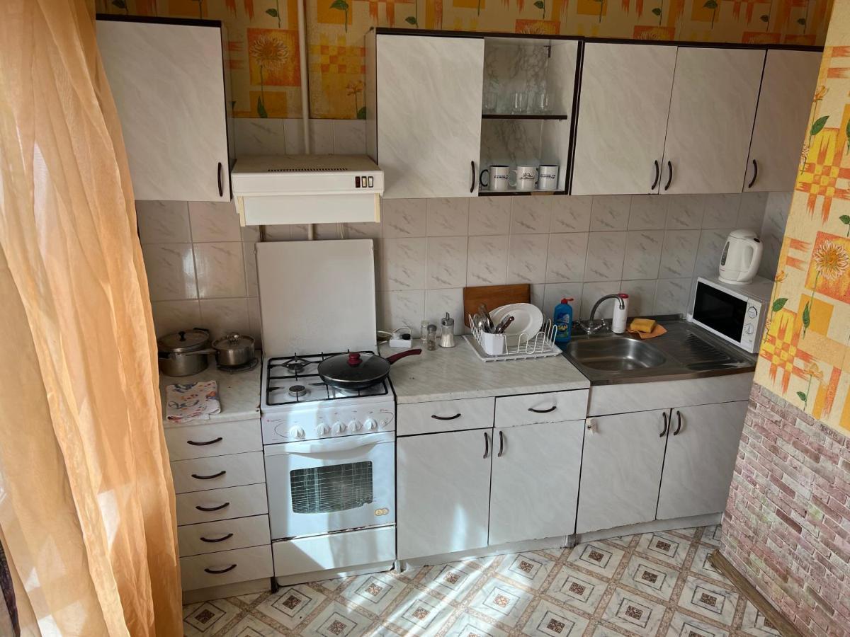Apartment On Bukovinska リウネ エクステリア 写真