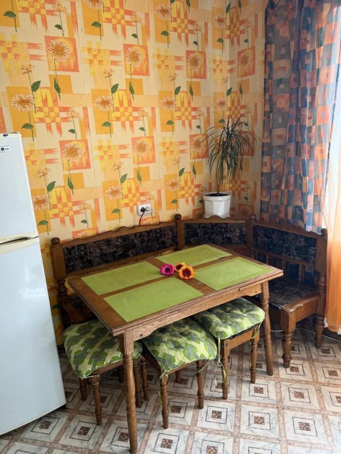Apartment On Bukovinska リウネ エクステリア 写真